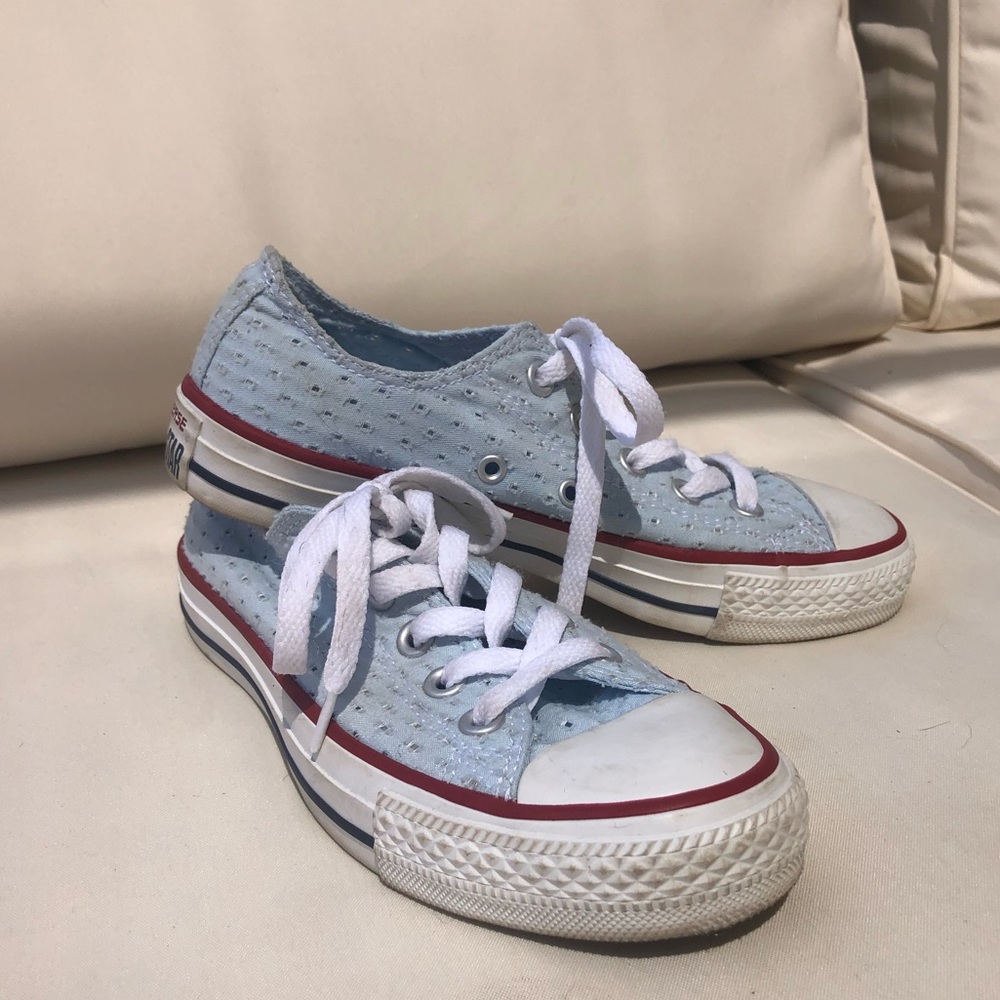 Great condition pastel blue lace converse